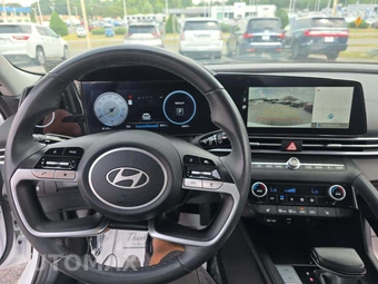 2025 Hyundai Elantra Limited - miniatura 10