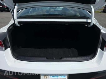 2025 Hyundai Elantra Limited - miniatura 14