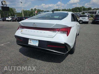 2025 Hyundai Elantra Limited - miniatura 3