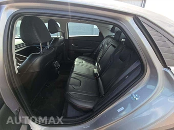 2025 Hyundai Elantra Limited - miniatura 10