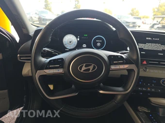 2025 Hyundai Elantra Limited - miniatura 10