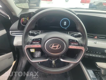 2025 Hyundai Elantra Limited - miniatura 10