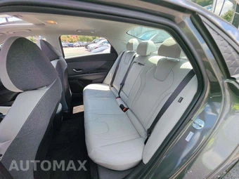 2025 Hyundai Elantra Limited - miniatura 13