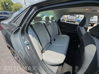 2025 Hyundai Elantra Limited - miniatura 16