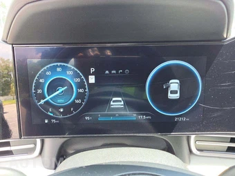 2025 Hyundai Elantra Limited - miniatura 9