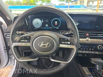 2025 Hyundai Elantra Limited - miniatura 10