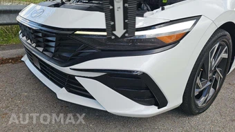 2025 Hyundai Elantra Limited - miniatura 18