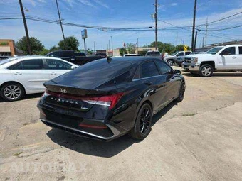2025 Hyundai Elantra Limited - miniatura 3