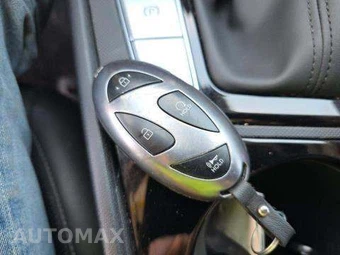 2025 Hyundai Elantra Limited - miniatura 8