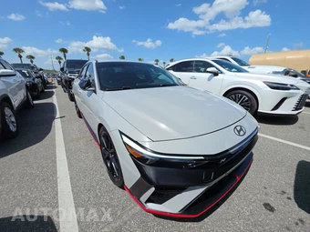 2025 Hyundai Elantra N - miniatura 3