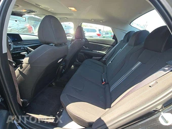 2025 Hyundai Elantra Preferred w/Technology Pkg - miniatura 13
