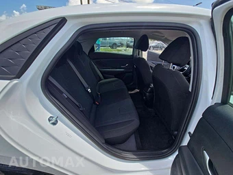 2025 Hyundai Elantra SE - miniatura 13