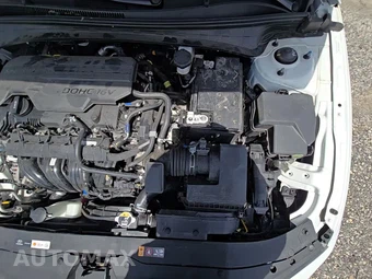 2025 Hyundai Elantra SE - miniatura 22