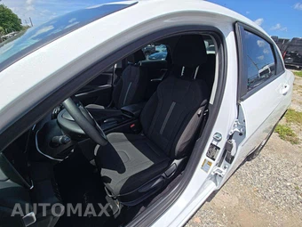 2025 Hyundai Elantra SE - miniatura 3