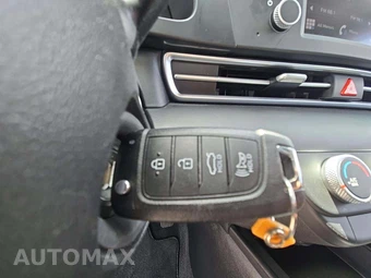 2025 Hyundai Elantra SE - miniatura 5