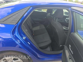 2025 Hyundai Elantra SE - miniatura 13