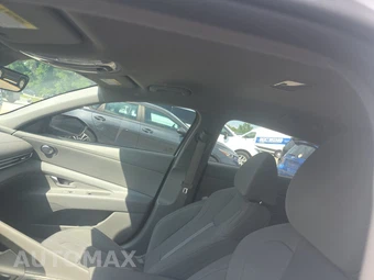 2025 Hyundai Elantra SE - miniatura 19