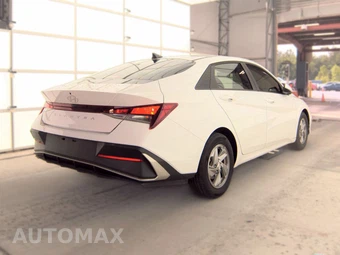 2025 Hyundai Elantra SE - miniatura 4