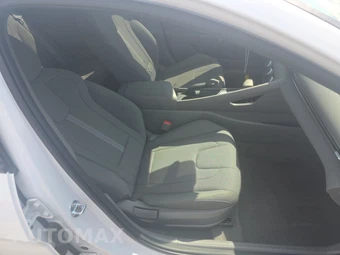 2025 Hyundai Elantra SE - miniatura 8