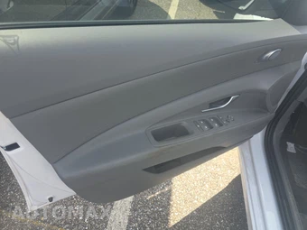 2025 Hyundai Elantra SE - miniatura 9