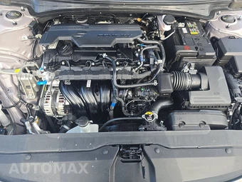 2025 Hyundai Elantra SE - miniatura 15