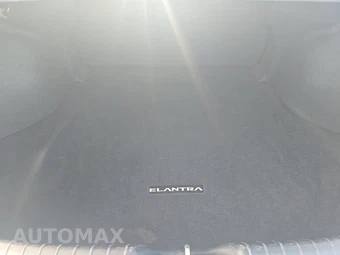 2025 Hyundai Elantra SE - miniatura 16