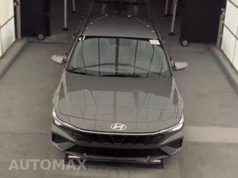 2025 Hyundai Elantra SE - miniatura 2
