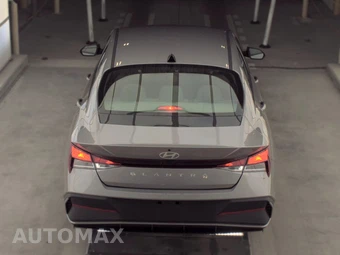 2025 Hyundai Elantra SE - miniatura 5