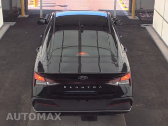 2025 Hyundai Elantra SE - miniatura 5
