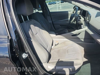 2025 Hyundai Elantra SE - miniatura 8