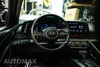 2025 Hyundai Elantra SE - miniatura 14