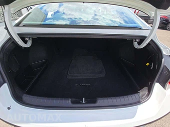 2025 Hyundai Elantra SE - miniatura 14
