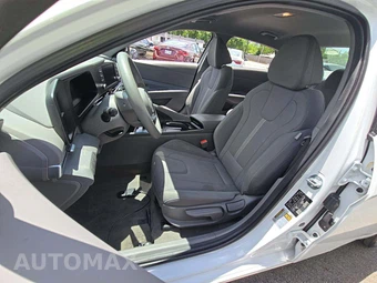 2025 Hyundai Elantra SE - miniatura 6