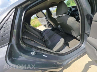 2025 Hyundai Elantra SE - miniatura 13