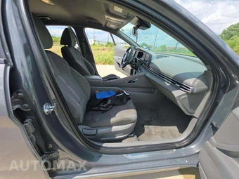 2025 Hyundai Elantra SE - miniatura 15