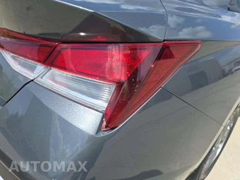 2025 Hyundai Elantra SE - miniatura 19