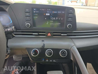 2025 Hyundai Elantra SE - miniatura 7