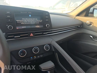 2025 Hyundai Elantra SE - miniatura 11