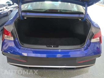 2025 Hyundai Elantra SE - miniatura 14