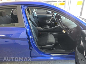 2025 Hyundai Elantra SE - miniatura 18