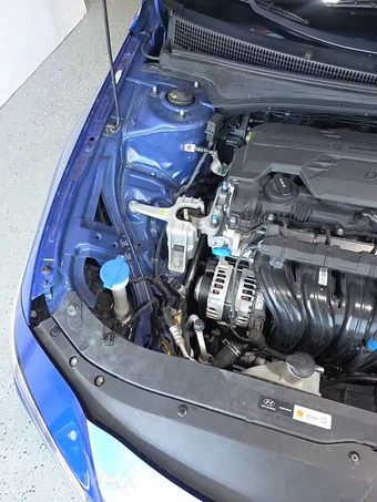 2025 Hyundai Elantra SE - miniatura 23