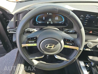 2025 Hyundai Elantra SE - miniatura 10