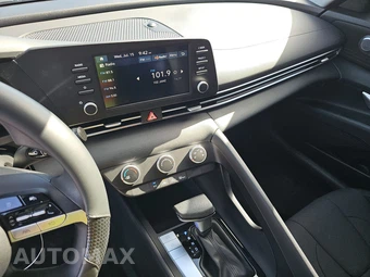 2025 Hyundai Elantra SE - miniatura 11