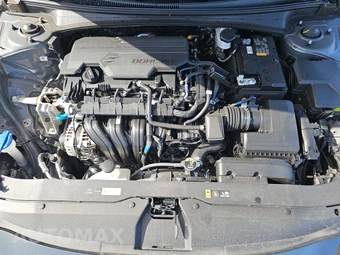 2025 Hyundai Elantra SE - miniatura 15