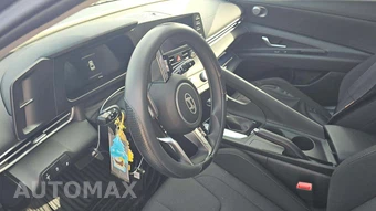 2025 Hyundai Elantra SE - miniatura 20