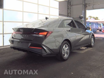 2025 Hyundai Elantra SE - miniatura 4