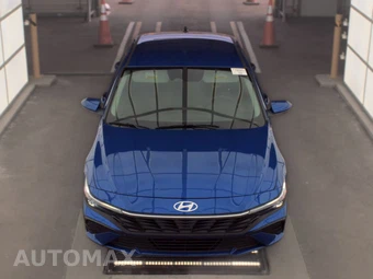 2025 Hyundai Elantra SE – miniatura 2
