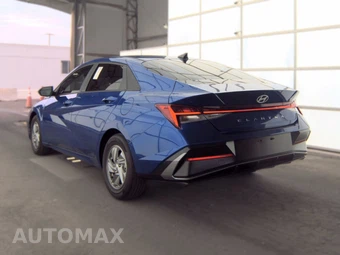2025 Hyundai Elantra SE – miniatura 6