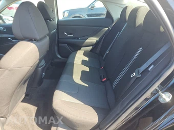 2025 Hyundai Elantra SE – miniatura 13