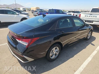 2025 Hyundai Elantra SE – miniatura 4